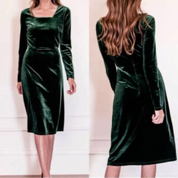 JessaKae Dresses & Skirts - JESSAKAE Dark Green Wonder Dress Sz Large Velvet Long Sleeves Midi Christmas